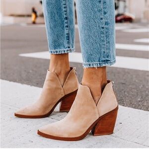 Vince Camuto Gillette Suede Bootie Size 7M